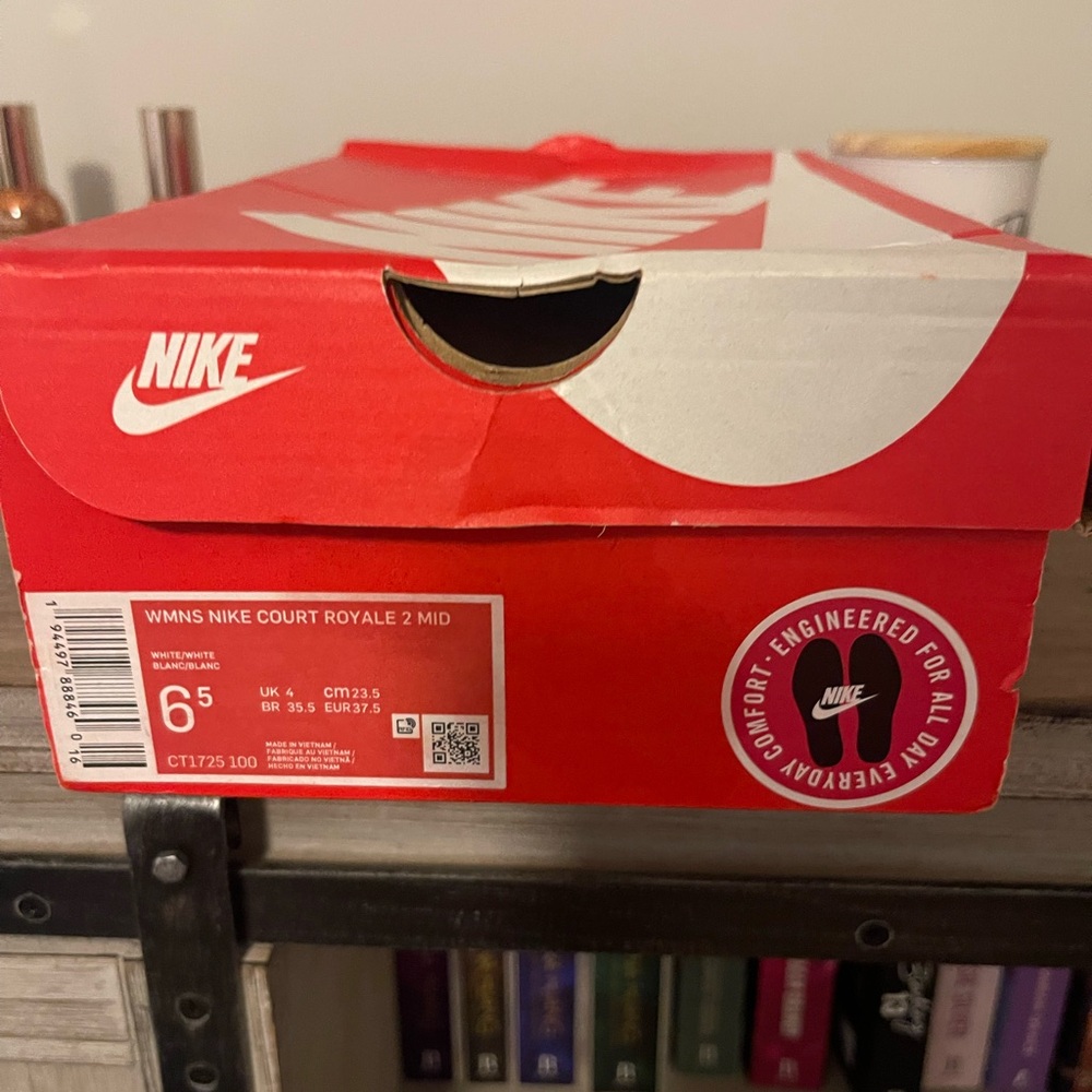 Nike Shoes smoke free home only wore ones